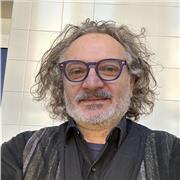 Francese da madrelingua , sicuro e affidabile, a disposizione per qualsiasi cosa / conversazione / traduzioni/ lettura e grammatic